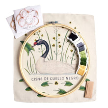 Cargar imagen en el visor de la galería, Kit XL Bastidor 30cm Cisne Cuello Negro
